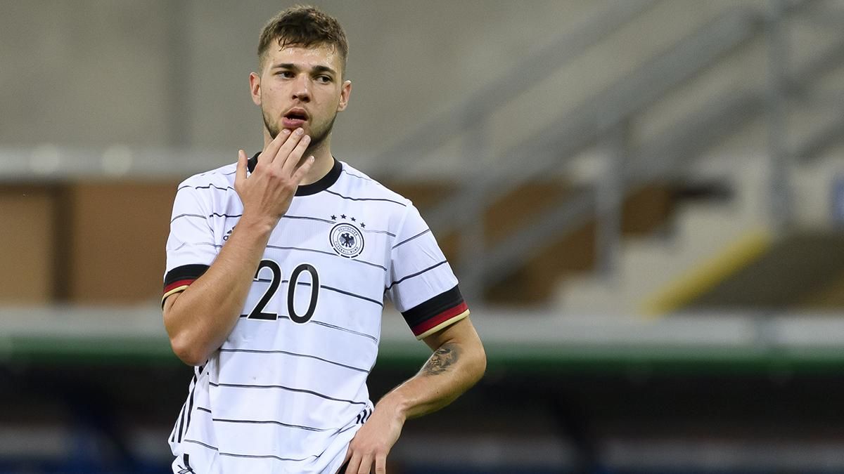 Экс-украинец Шуранов курьезно забил дебютный гол за Германию в отборе на молодежное Евро: видео Экс-украинец Шуранов курьезно забил дебютный гол за Германию в отборе на молодежное Евро: видео