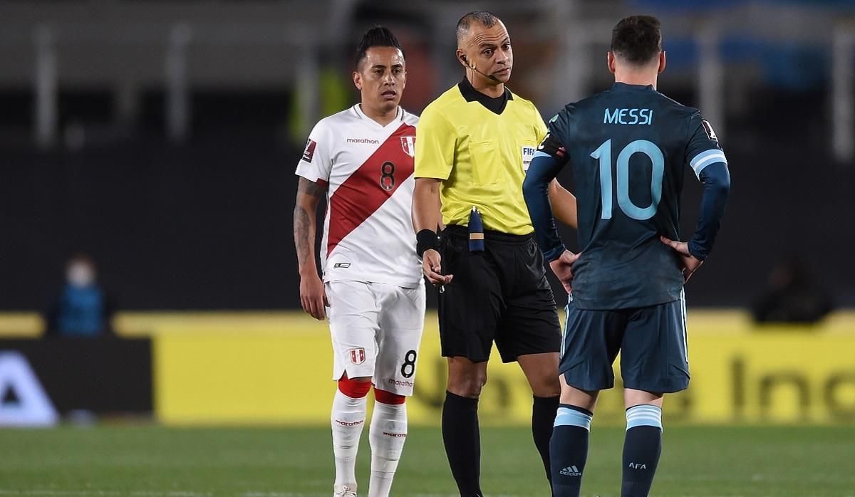 Месси обвинил арбитра в предвзятом судействе в матче Аргентина – Перу