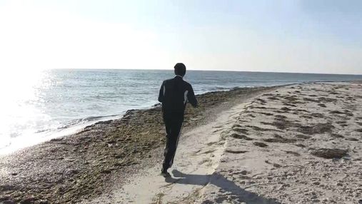Національний рекорд: поліцейський пробіг вздовж найбільшого в Україні острова Джарилгач