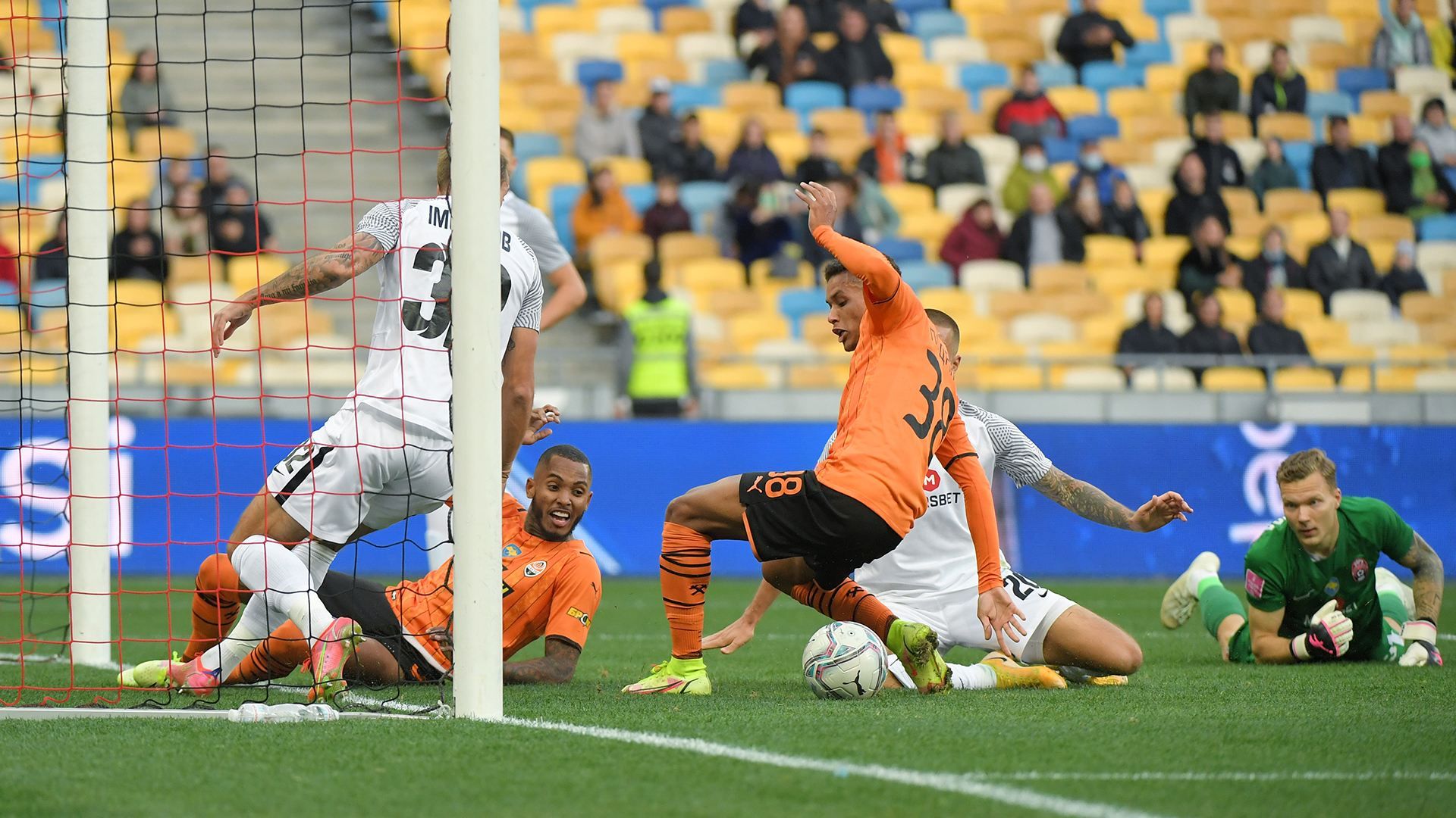 Шахтар прекрасно відпрацював контратаки в грі з Зорею перед матчем Ліги чемпіонів проти Реала - Спорт 24 Шахтар прекрасно відпрацював контратаки в грі з Зорею перед матчем Ліги чемпіонів проти Реала - Спорт 24