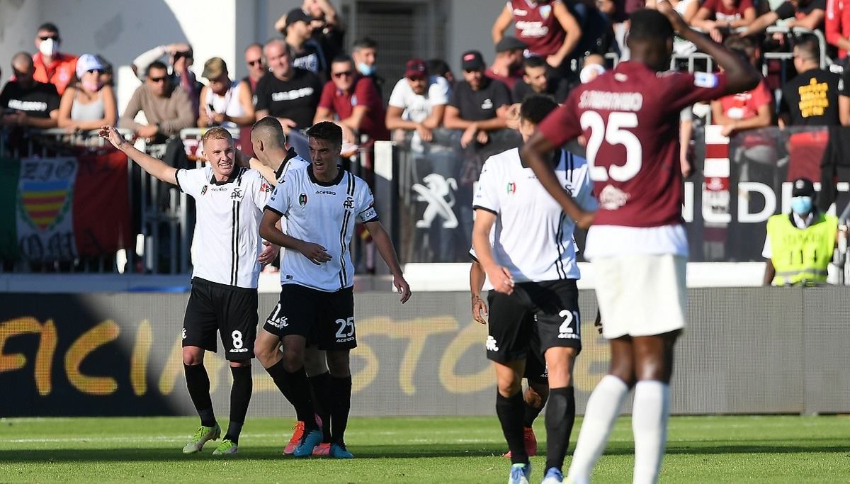 Фанати палко зустріли дебютний гол Коваленка за Спецію: емоційне відео - Спорт 24 Фанати палко зустріли дебютний гол Коваленка за Спецію: емоційне відео - Спорт 24