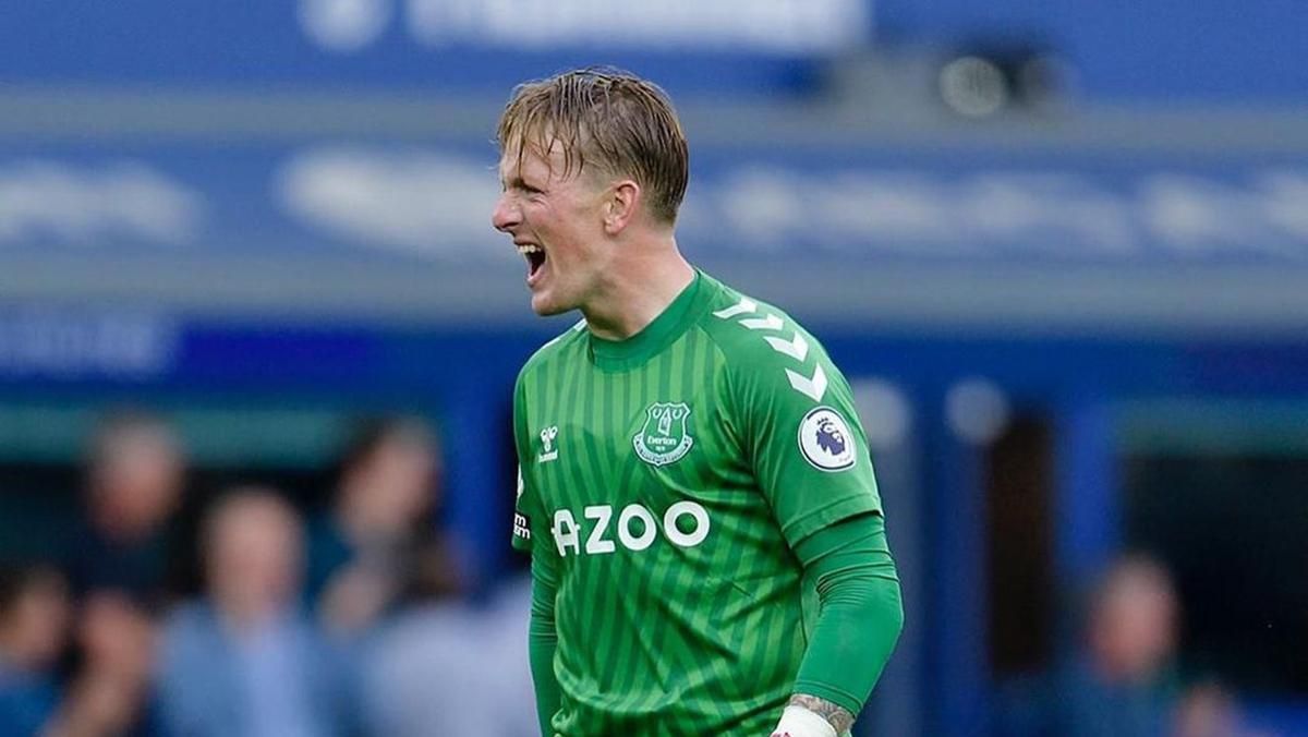 Воротар Евертона використовує підказки для відбиття пенальті: фото - Спорт 24 Воротар Евертона використовує підказки для відбиття пенальті: фото - Спорт 24