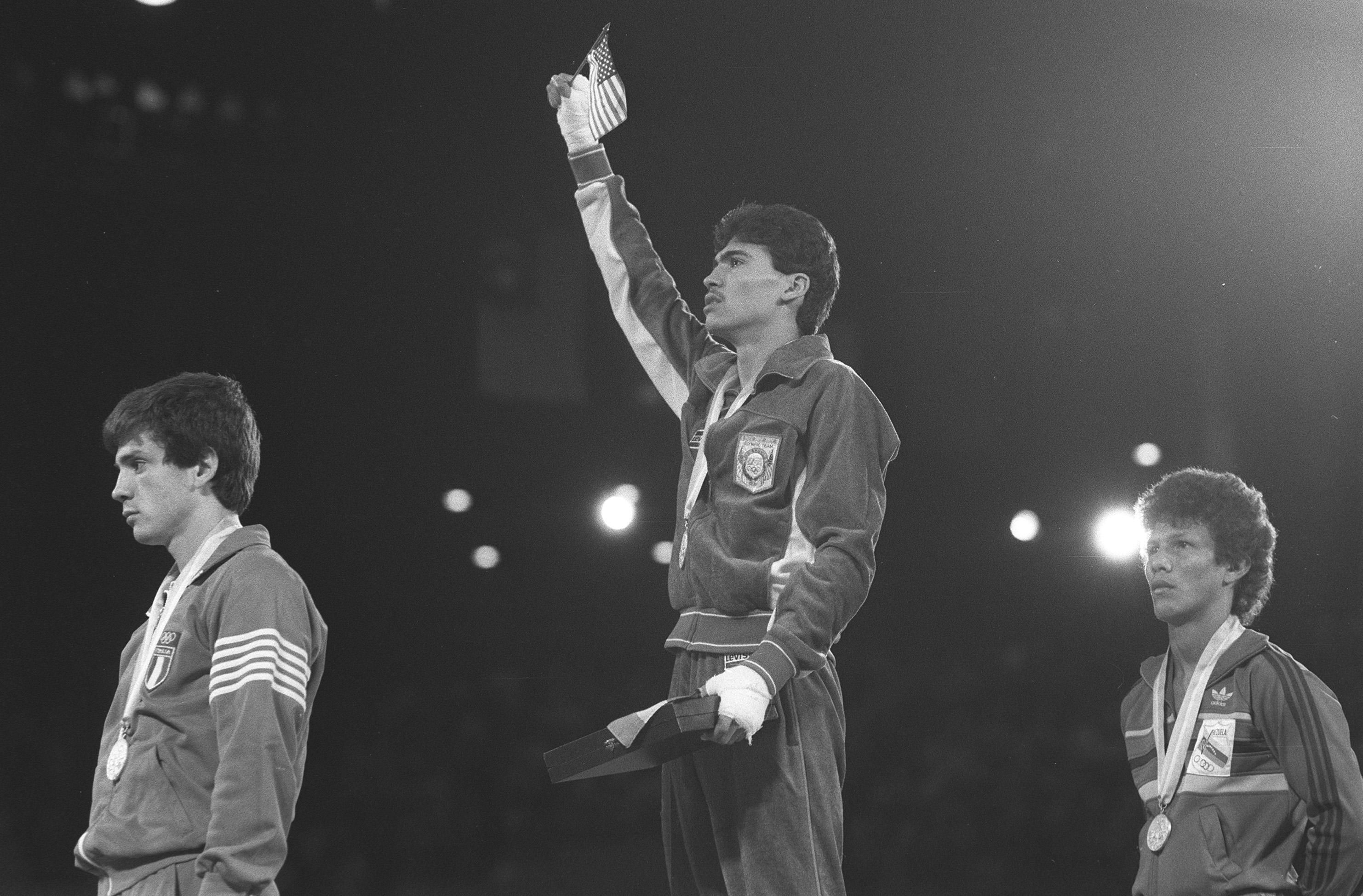 Олимпийского чемпиона по боксу осудили за изнасилование несовершеннолетних Олимпийского чемпиона по боксу осудили за изнасилование несовершеннолетних