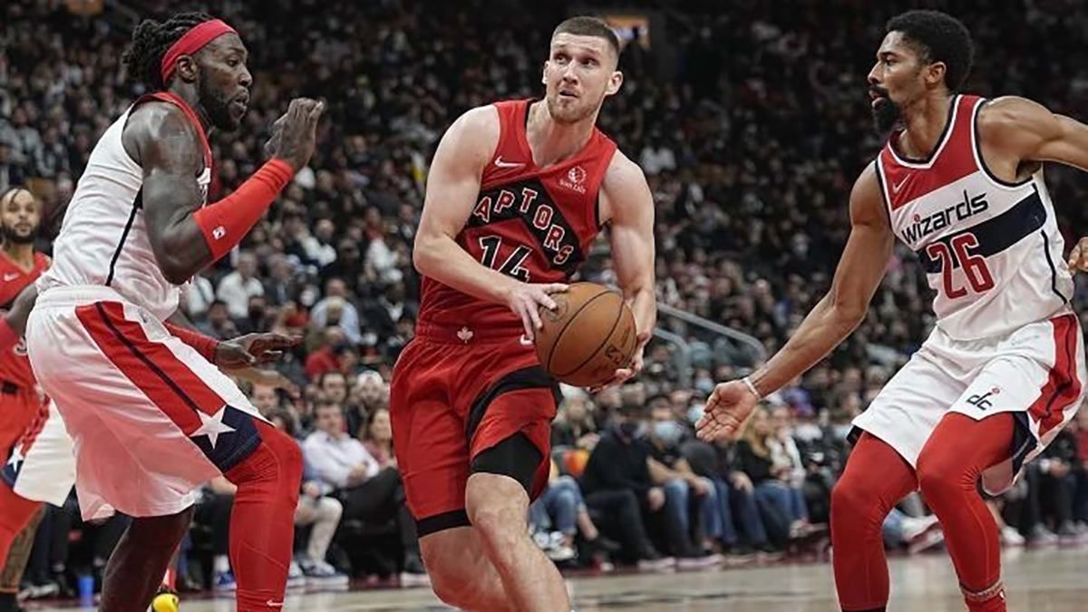 Украинец Михайлюк дебютировал за новую команду НБА с домашнего поражения Украинец Михайлюк дебютировал за новую команду НБА с домашнего поражения