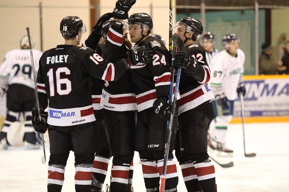 В Канаде в ДТП попал автобус с хоккейной командой: есть погибшие В Канаде в ДТП попал автобус с хоккейной командой: есть погибшие