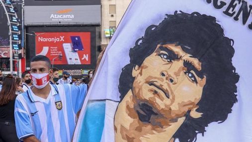 Адвокат Марадони назвав винних у смерті легендарного футболіста 