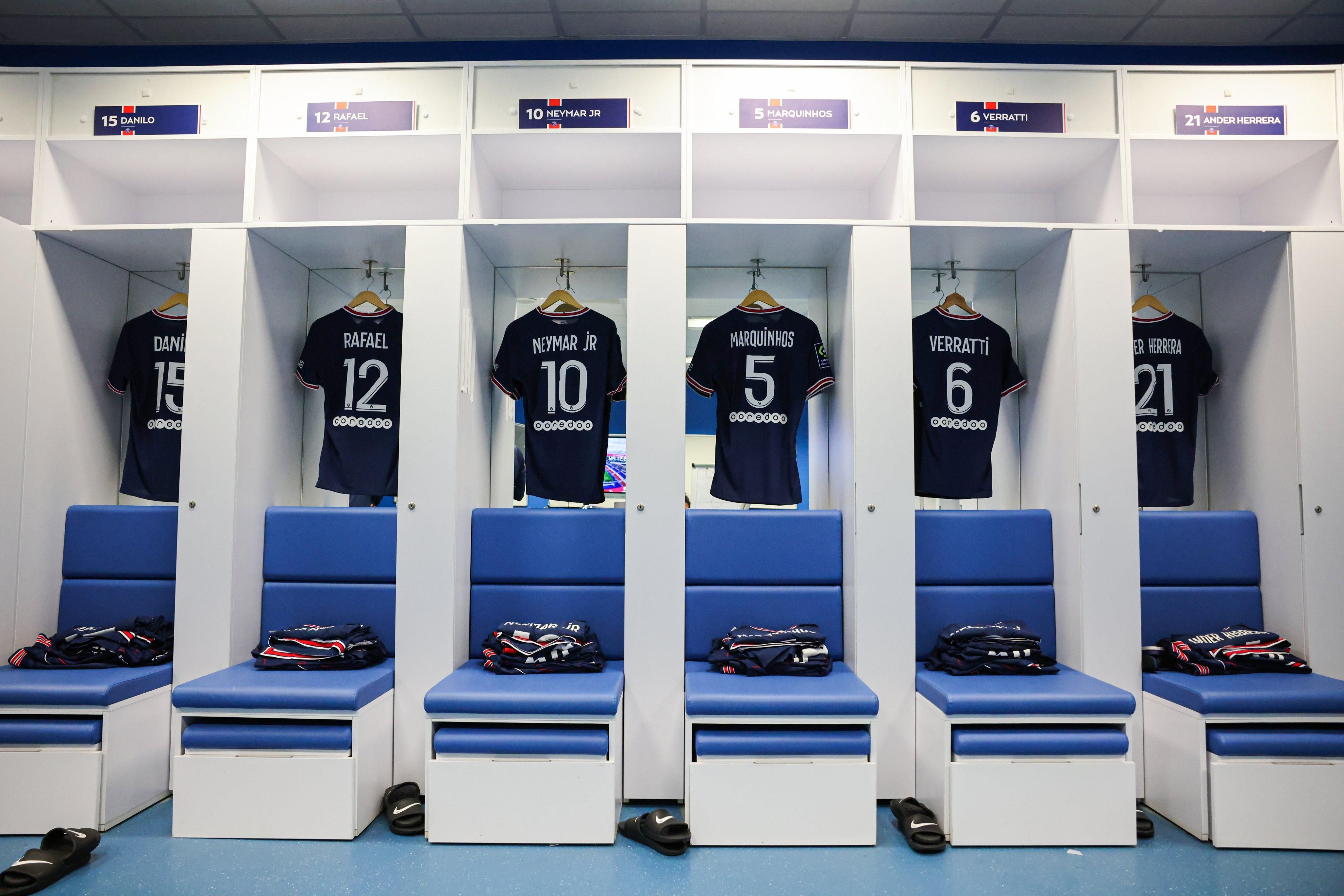 Футболіста ПСЖ обікрала проститутка, коли він зупинився на світлофорі - Спорт 24 Футболіста ПСЖ обікрала проститутка, коли він зупинився на світлофорі - Спорт 24