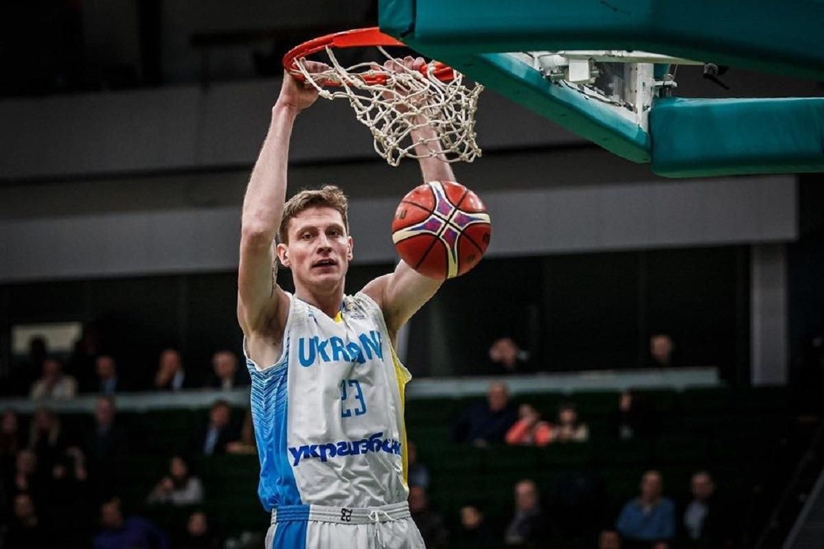 Украинец помог своей команде выиграть в матче Еврокубка по баскетболу: видео