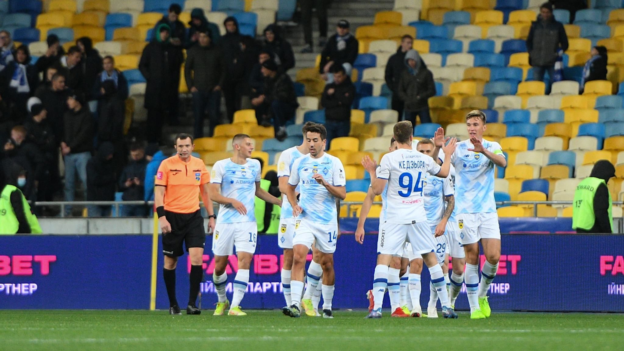 Київ у червоній зоні: як пускатимуть вболівальників на матч Динамо – Барселона в Лізі чемпіонів - Спорт 24 Київ у червоній зоні: як пускатимуть вболівальників на матч Динамо – Барселона в Лізі чемпіонів - Спорт 24