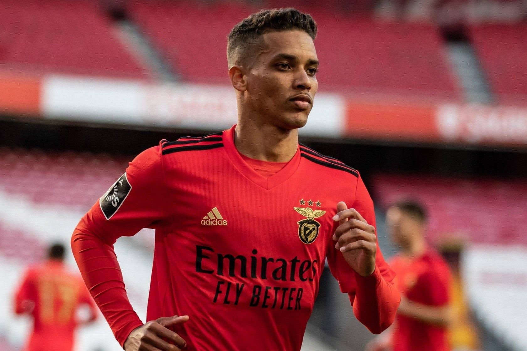 Контракты Дерлиса Гонсалеса и Педриньо фигурируют в расследовании прокуратуры Португалии Контракты Дерлиса Гонсалеса и Педриньо фигурируют в расследовании прокуратуры Португалии