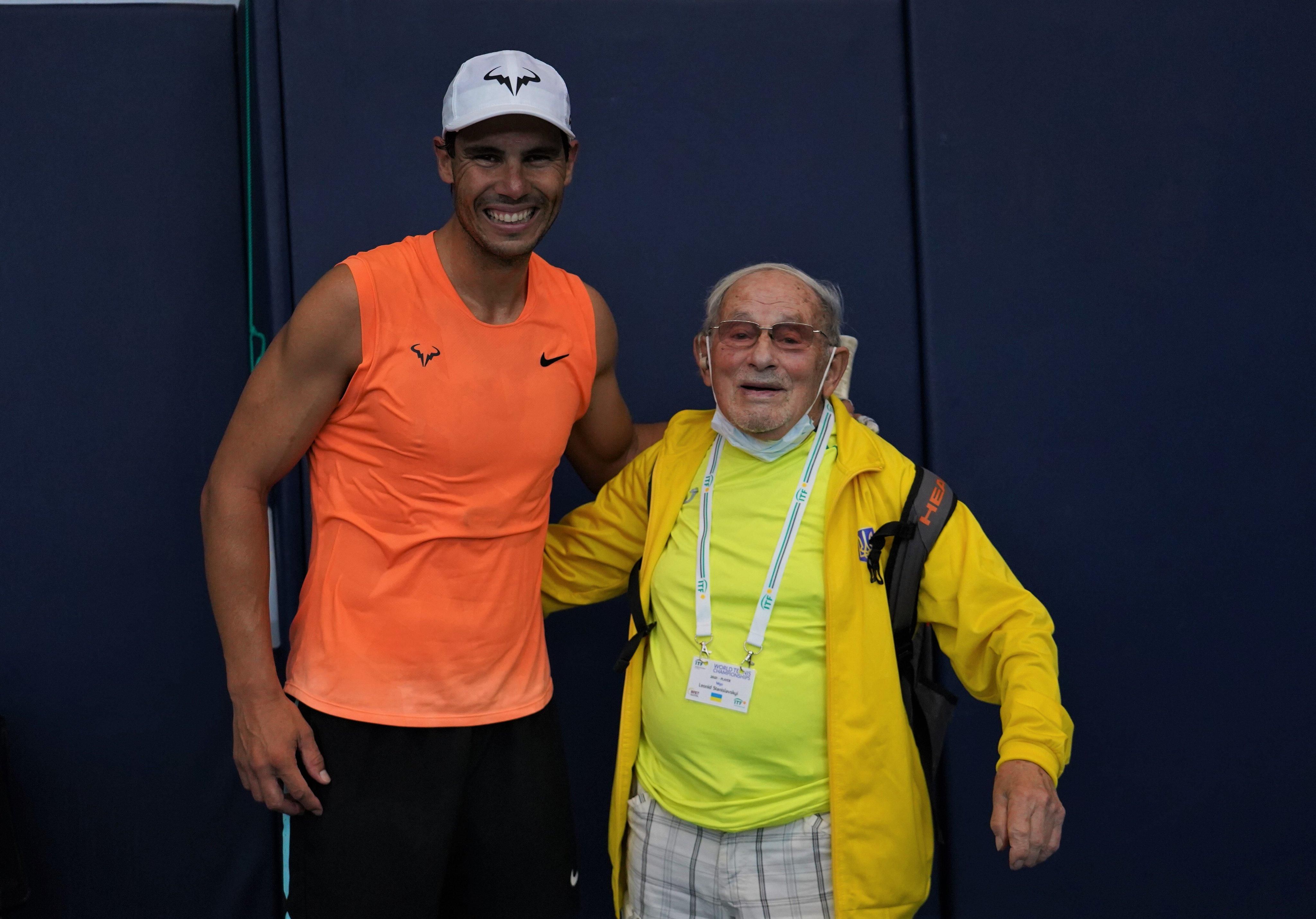 Рафаэль Надаль сыграл в теннис с 97-летним украинским рекордсменом: фото и видео