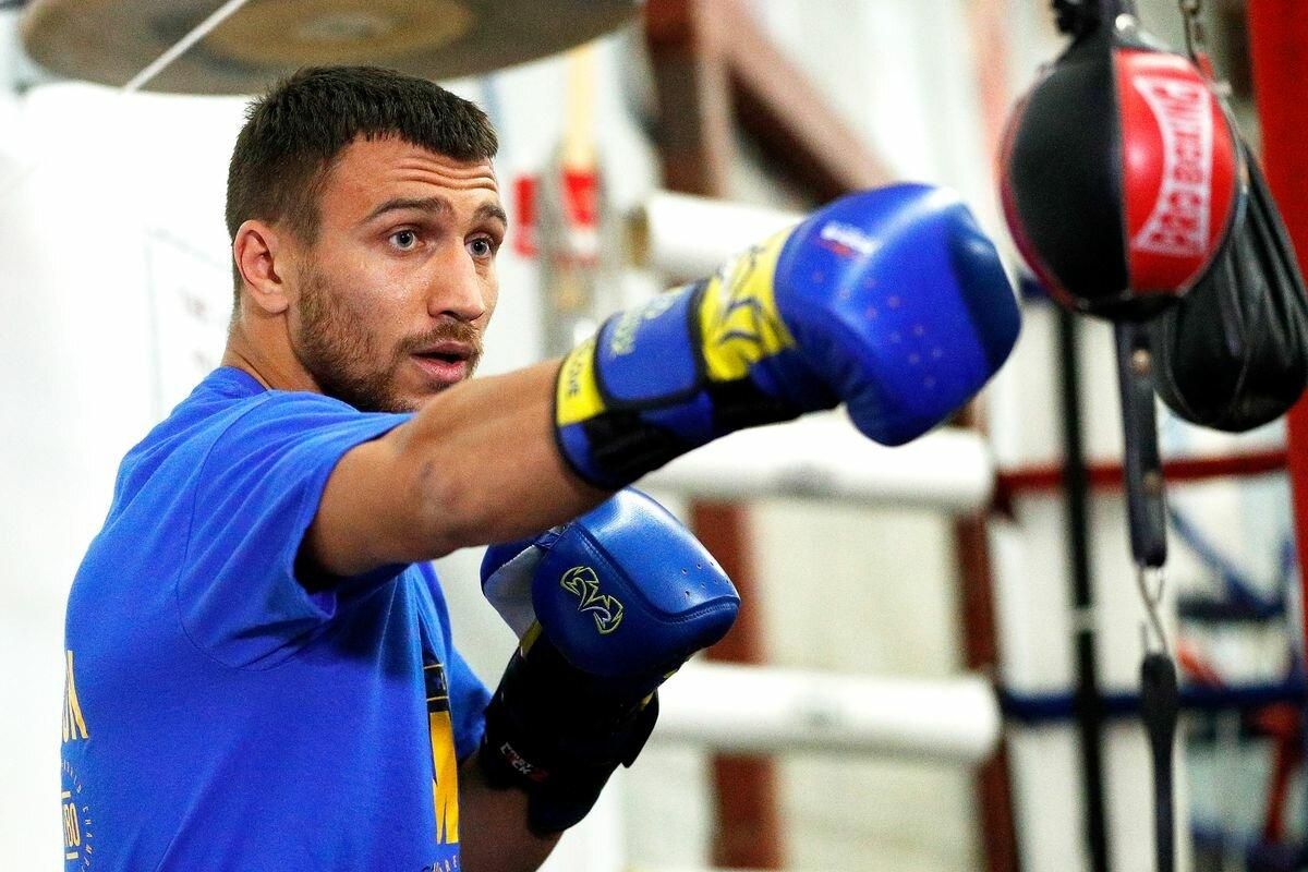 Как Ломаченко готовится бить Комми в следующем бою: фото с тренировки Как Ломаченко готовится бить Комми в следующем бою: фото с тренировки