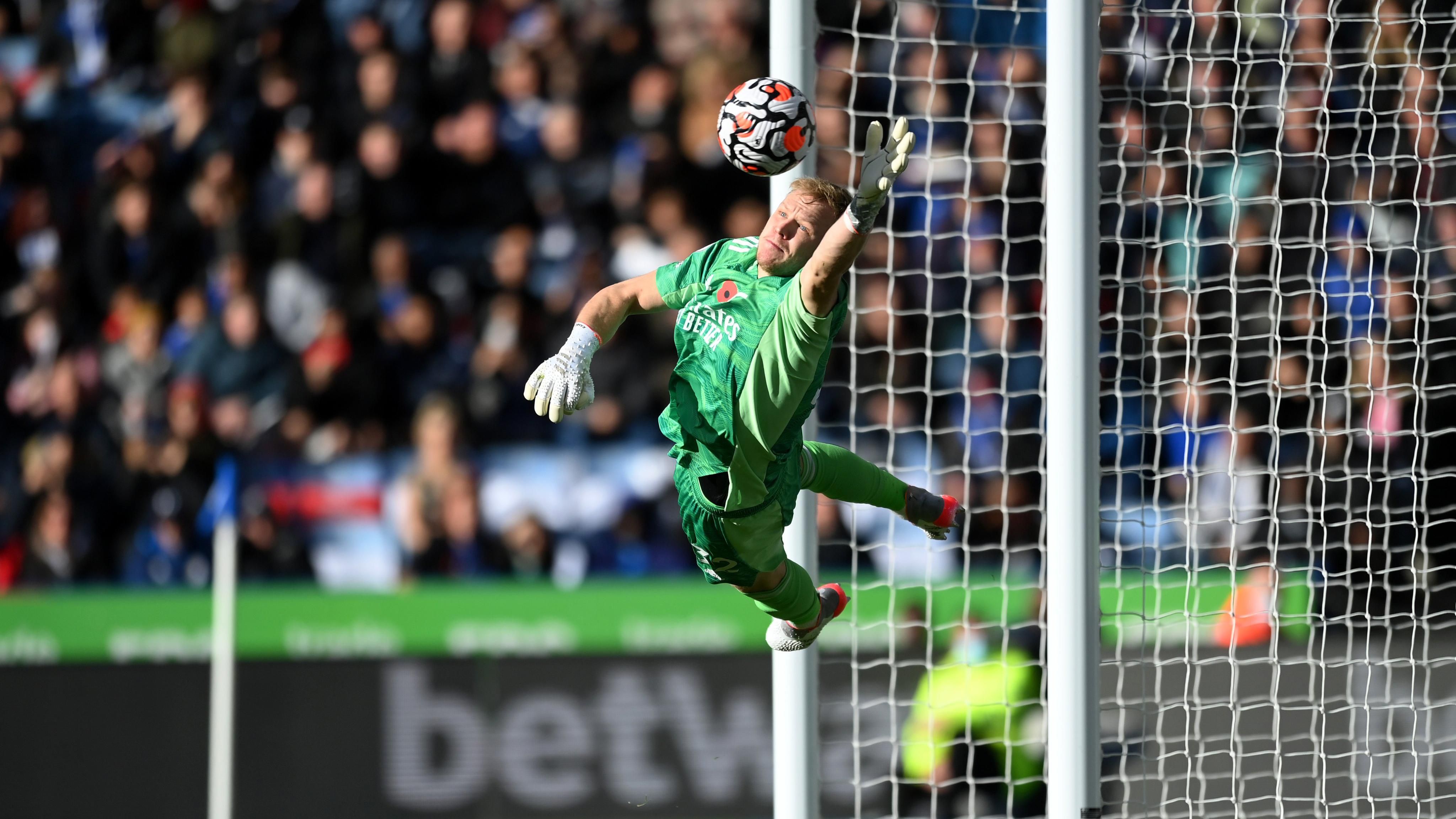 Прыжок супергероя: вратарь Арсенала эффектно спас команду от пропущенного гола – видео Прыжок супергероя: вратарь Арсенала эффектно спас команду от пропущенного гола – видео