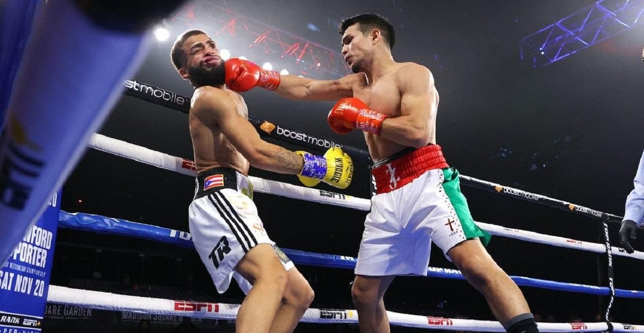 Глаза вылетели из орбит: чемпионский бой завершился нокаутом года – видео Глаза вылетели из орбит: чемпионский бой завершился нокаутом года – видео