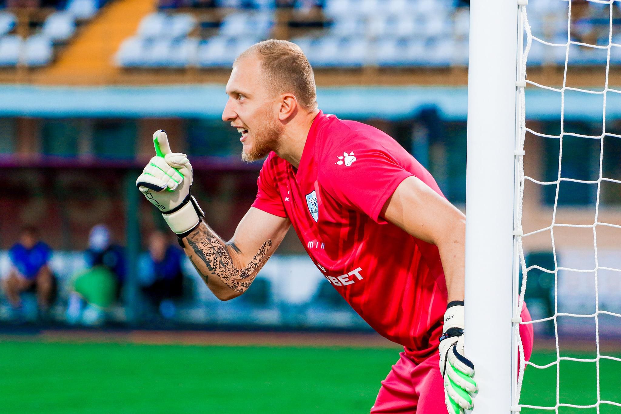 Вратаря Миная заменили на 20-й минуте матча после двух пропущенных голов Вратаря Миная заменили на 20-й минуте матча после двух пропущенных голов