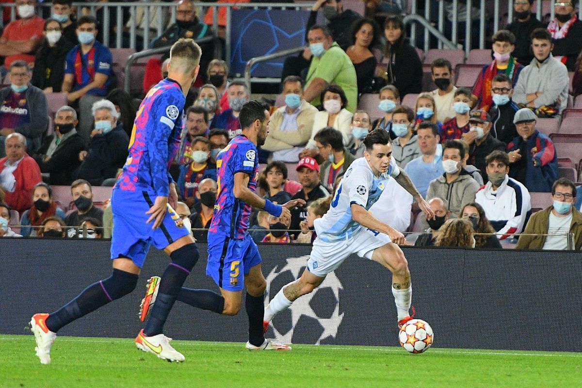 Испанские СМИ курьезно перекрутили имена игроков Динамо перед матчем с Барселоной: фото Испанские СМИ курьезно перекрутили имена игроков Динамо перед матчем с Барселоной: фото