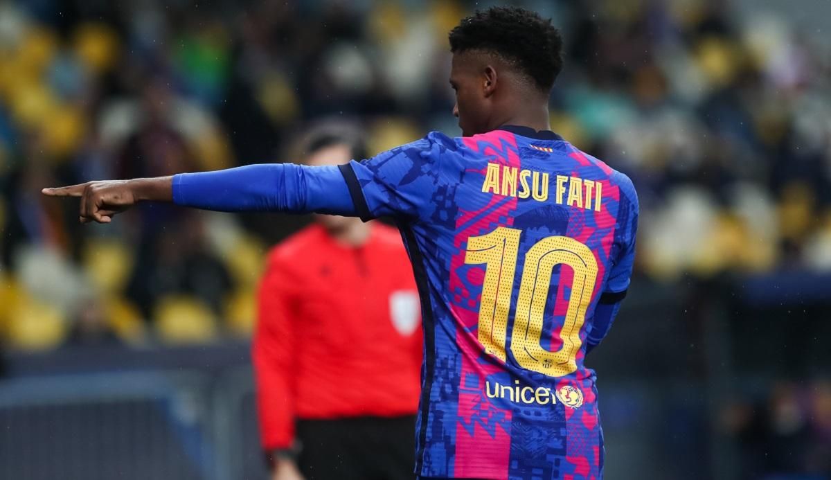 Навіть не помітив: герой Барселони не зміг назвати імена захисників Динамо після матчу - новини Динамо - Спорт 24 Навіть не помітив: герой Барселони не зміг назвати імена захисників Динамо після матчу - новини Динамо - Спорт 24