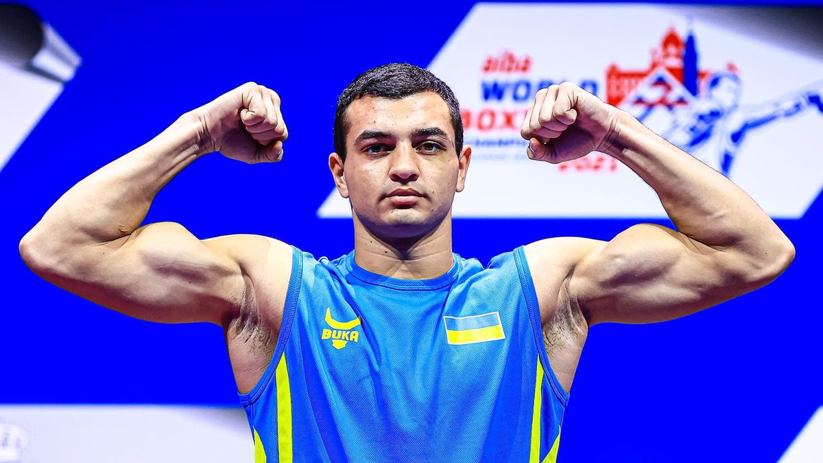 19-летний украинец Юрий Захареев стал чемпионом мира по боксу, победив в финале россиянина