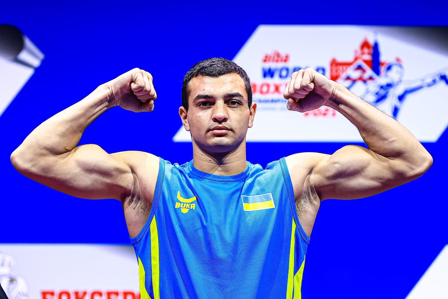 19-летний украинец Юрий Захареев стал чемпионом мира по боксу, победив в финале россиянина 19-летний украинец Юрий Захареев стал чемпионом мира по боксу, победив в финале россиянина