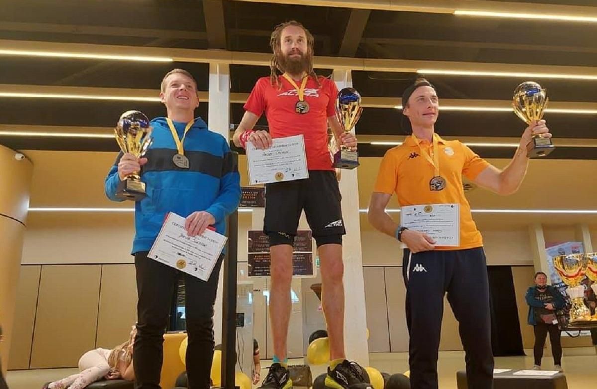 Украинцы завоевали "золото" и установили два исторических рекорда на ЧМ по 48-часовому бегу Украинцы завоевали "золото" и установили два исторических рекорда на ЧМ по 48-часовому бегу