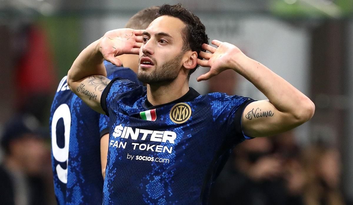 Людина-лайно: банер фанатів Мілана до ексгравця після нахабного відсвяткування голу – фото - Спорт 24 Людина-лайно: банер фанатів Мілана до ексгравця після нахабного відсвяткування голу – фото - Спорт 24