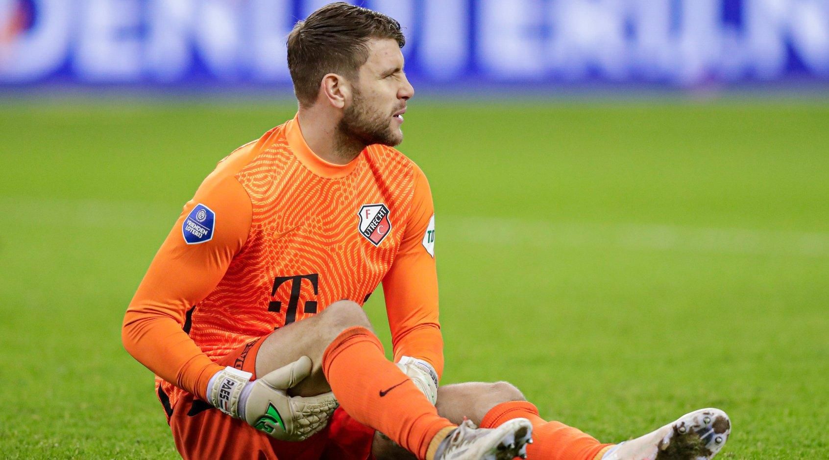 Розсмішив усю країну: в Нідерландах тренер попросив воротаря симулювати травму – відео - Спорт 24 Розсмішив усю країну: в Нідерландах тренер попросив воротаря симулювати травму – відео - Спорт 24