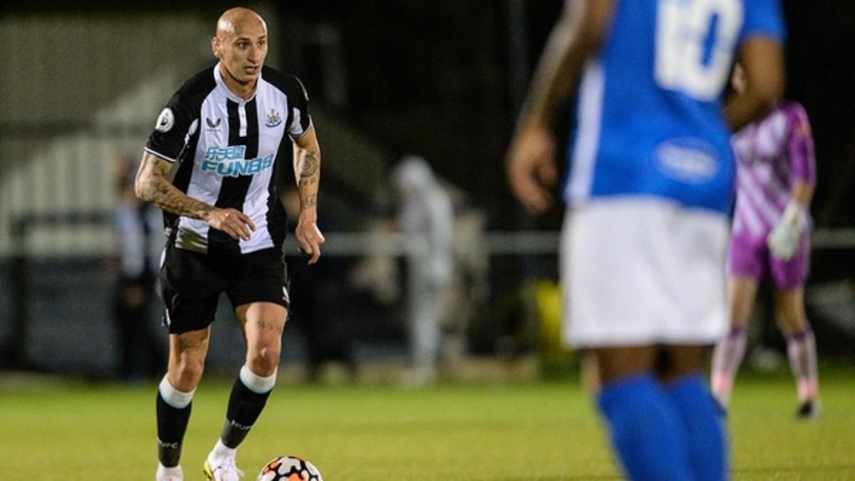 Автограф на банці з лимонадом: своїм жестом футболіст підняв ціну напою в рази – відео - Спорт 24 Автограф на банці з лимонадом: своїм жестом футболіст підняв ціну напою в рази – відео - Спорт 24