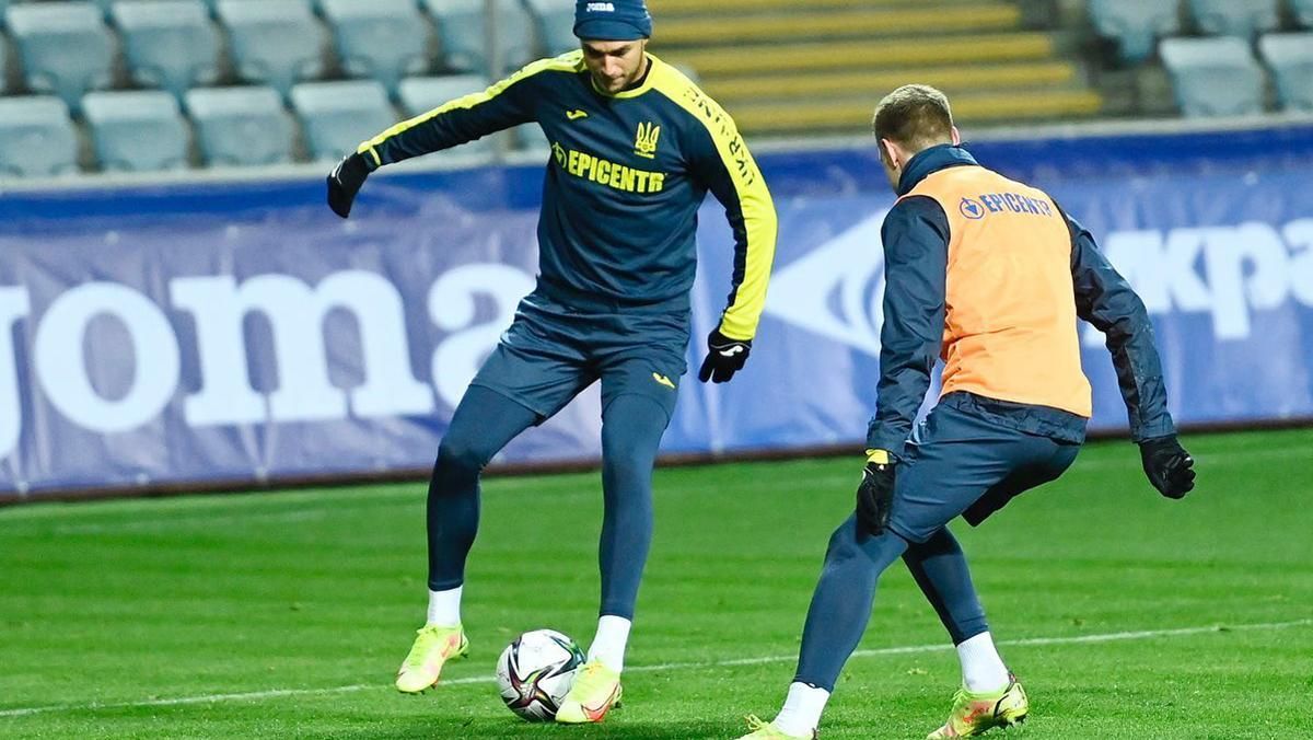 Зинченко заставил Яремчука и Соболя отжиматься после поражения: курьезное видео Зинченко заставил Яремчука и Соболя отжиматься после поражения: курьезное видео