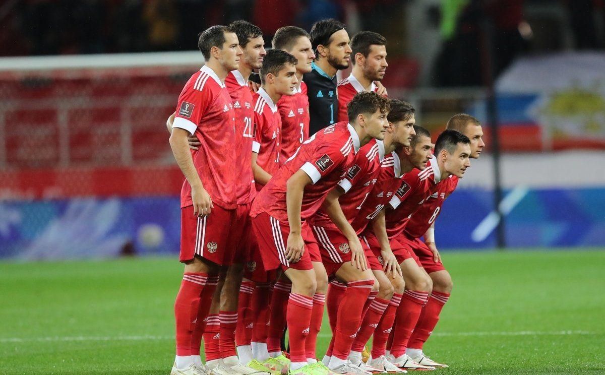 Фанаты устроили массовую драку на матче России против Кипра: момент попал на видео Фанаты устроили массовую драку на матче России против Кипра: момент попал на видео