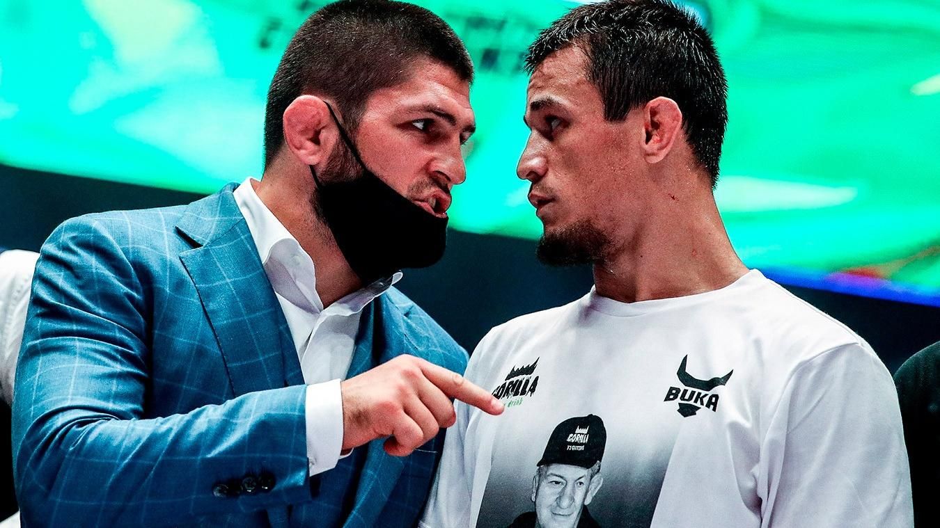 Нурмагомедова арестовали прямо в самолете: появилось видео Нурмагомедова арестовали прямо в самолете: появилось видео