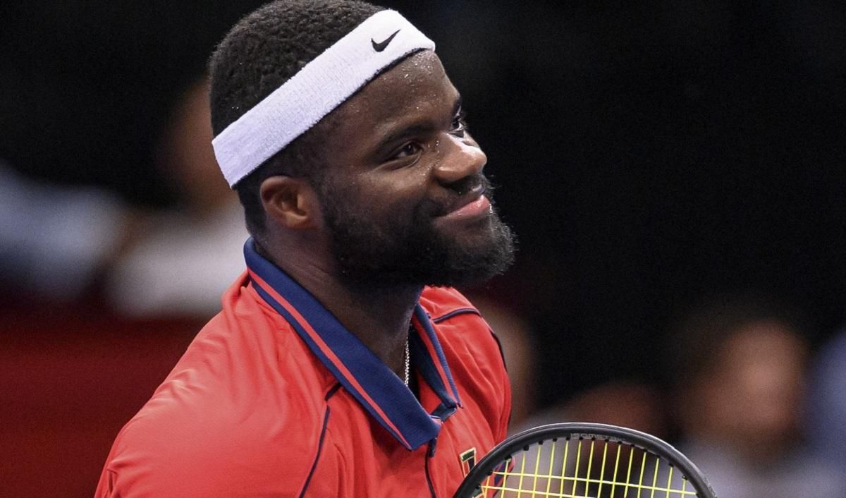 Тенісист із США показав супернику середній палець під час матчу: курйозне відео - Спорт 24 Тенісист із США показав супернику середній палець під час матчу: курйозне відео - Спорт 24