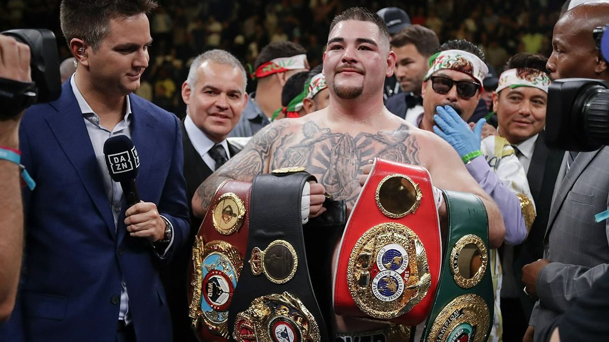 Майже, як нокаут Джошуа: Руїс випадково зарядив тренеру в щелепу – відео страшного удару - останні новини боксу - Спорт 24 Майже, як нокаут Джошуа: Руїс випадково зарядив тренеру в щелепу – відео страшного удару - останні новини боксу - Спорт 24