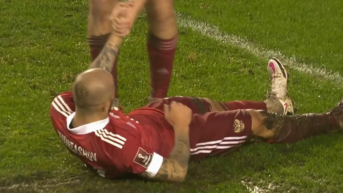 "Москва палає": футболіст Росії Кудряшов забив фатальний гол у власні ворота – відео моменту - Спорт 24 "Москва палає": футболіст Росії Кудряшов забив фатальний гол у власні ворота – відео моменту - Спорт 24