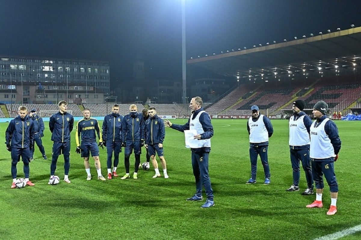 В церковь нужно было идти раньше, – экс-футболист Карпат предсказывает Петракову увольнение В церковь нужно было идти раньше, – экс-футболист Карпат предсказывает Петракову увольнение