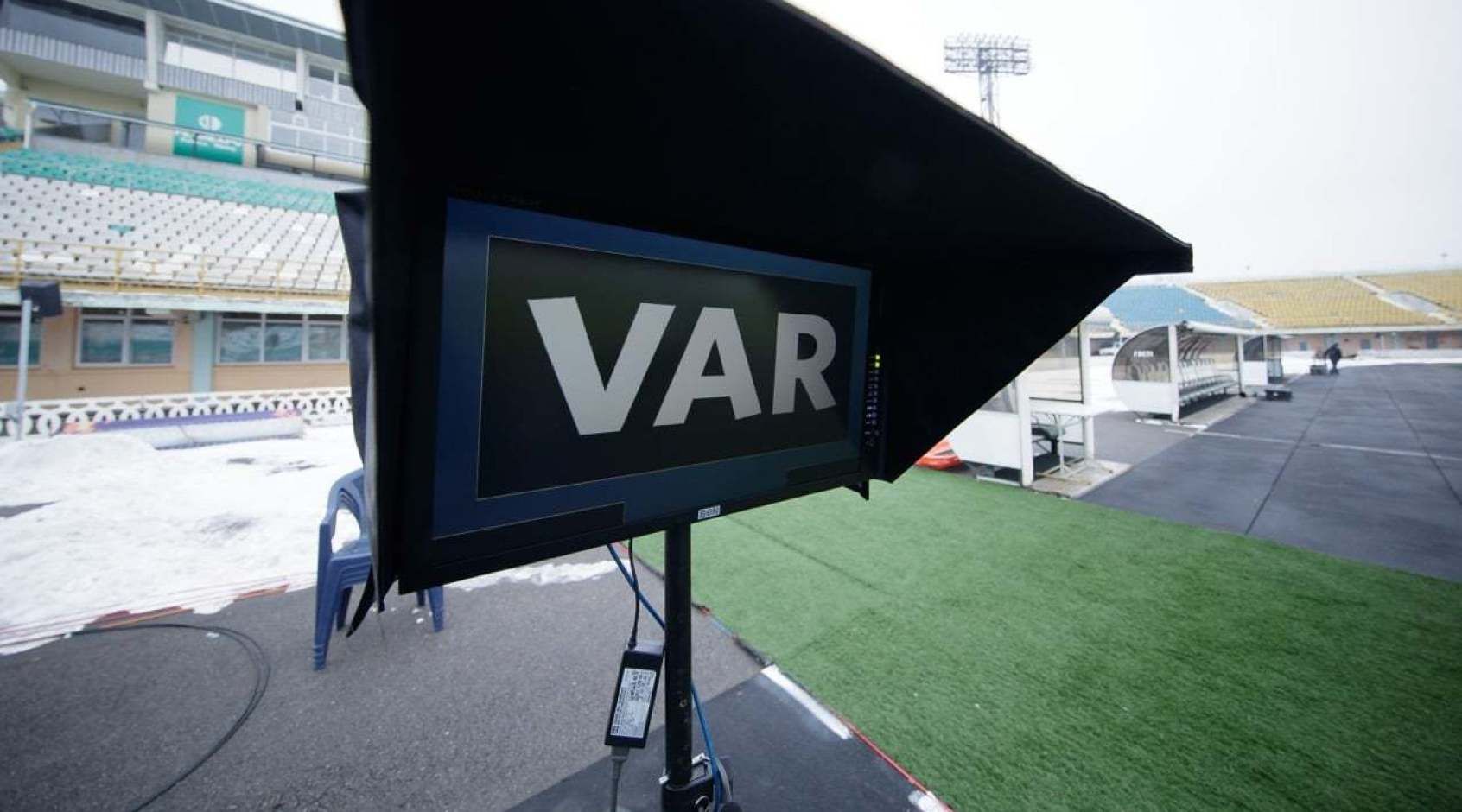 В Нидерландах команды пробили 66 пенальти: определить победителя помог VAR на телефоне В Нидерландах команды пробили 66 пенальти: определить победителя помог VAR на телефоне