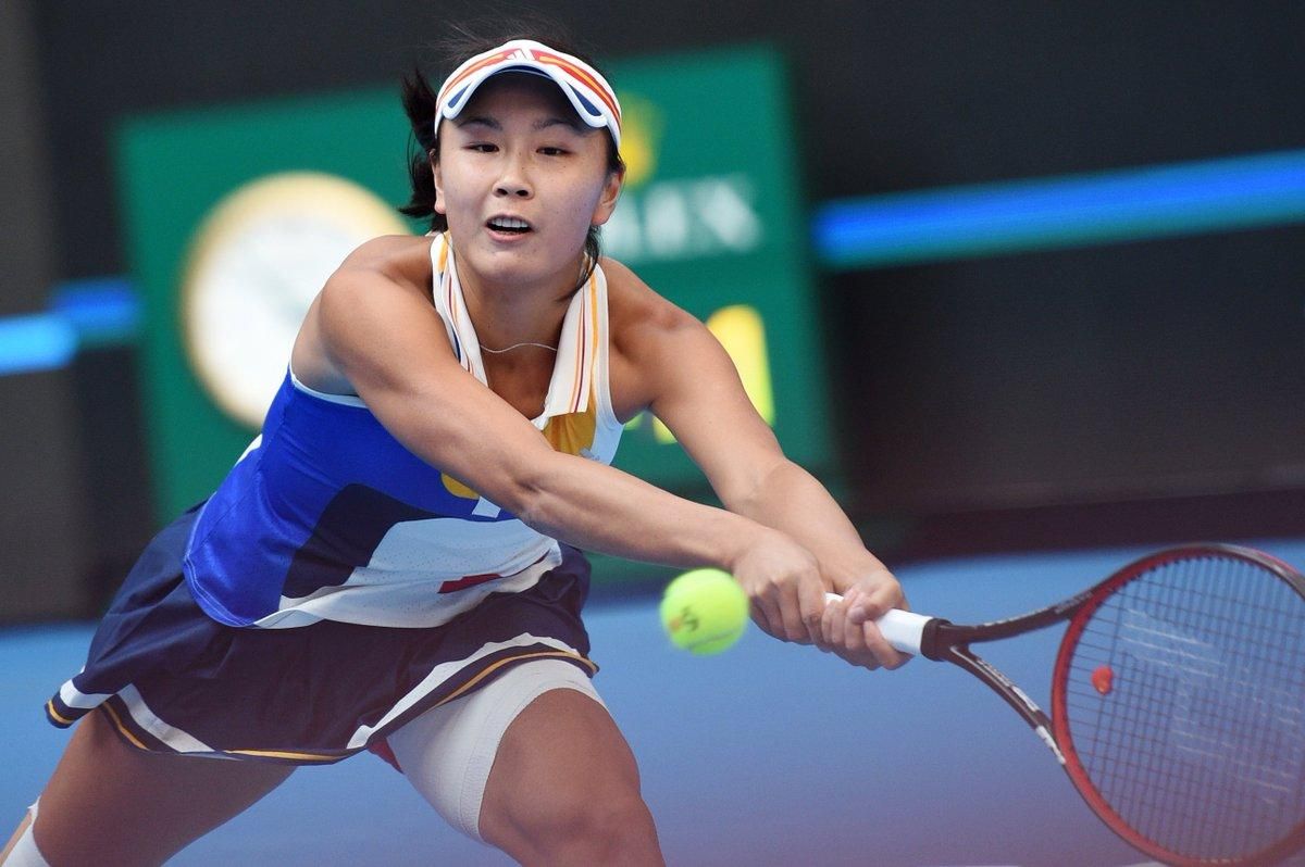 Пропавшая китайская теннисистка Пэн Шуай впервые появилась на публике: странные видео