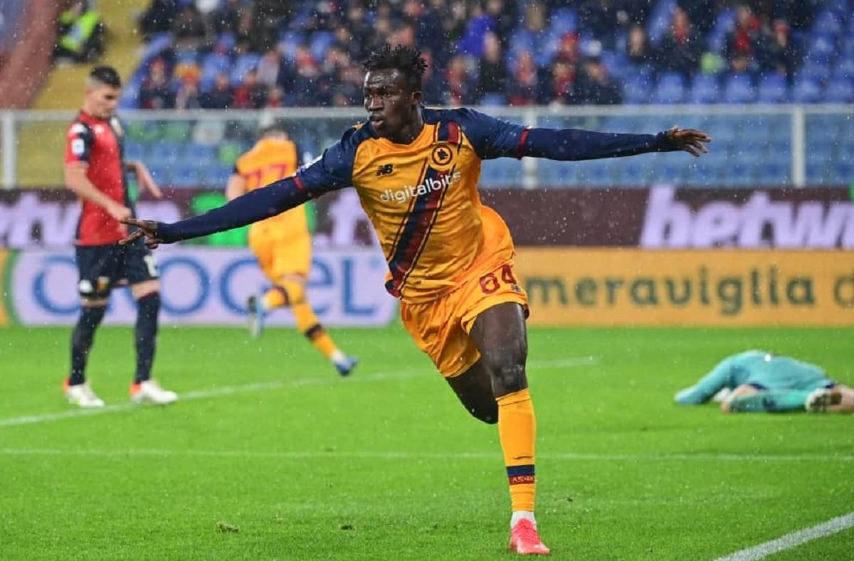 Кривдник Шевченка отримав в подарунок кросівки Balenciaga від Моурінью - Спорт 24 Кривдник Шевченка отримав в подарунок кросівки Balenciaga від Моурінью - Спорт 24