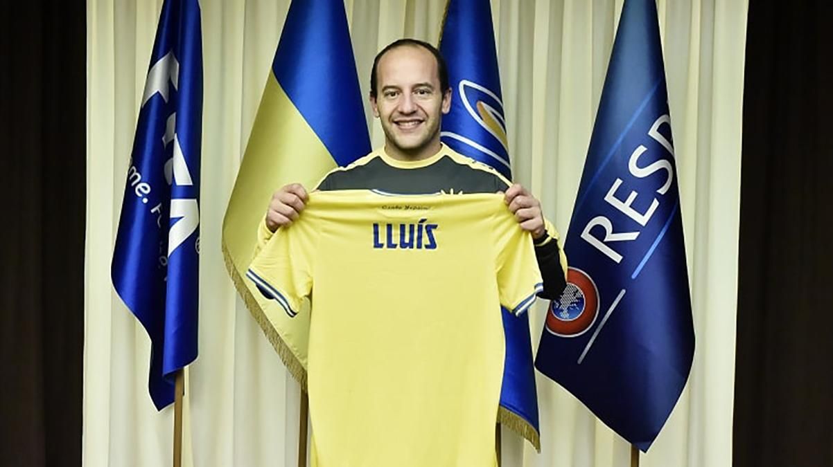 Слово, которое я выучил на украинском, это "удар", – тренер украинской сборной Луис Кортес Слово, которое я выучил на украинском, это "удар", – тренер украинской сборной Луис Кортес