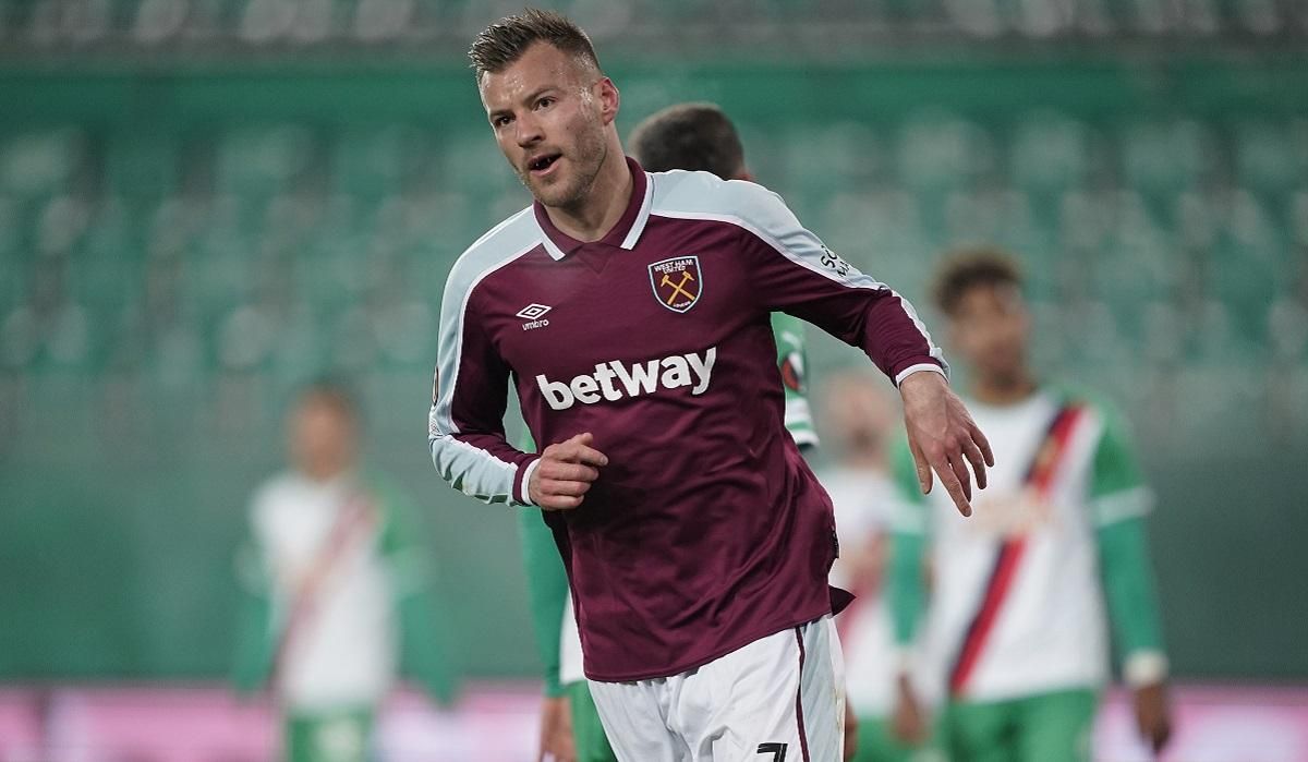 В Англії "рознесли" гру Ярмоленка після голу та заробленого пенальті у Лізі Європи - Спорт 24 В Англії "рознесли" гру Ярмоленка після голу та заробленого пенальті у Лізі Європи - Спорт 24