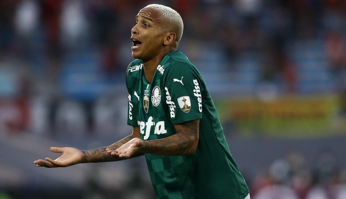 Герой фіналу Кубка Лібертадорес впав після дотику по спині від судді: відео симуляції року - Спорт 24 Герой фіналу Кубка Лібертадорес впав після дотику по спині від судді: відео симуляції року - Спорт 24