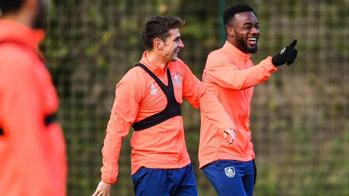 Не приніс торт – отримай штраф: клуб АПЛ ввів оригінальне покарання для футболістів - Спорт 24 Не приніс торт – отримай штраф: клуб АПЛ ввів оригінальне покарання для футболістів - Спорт 24