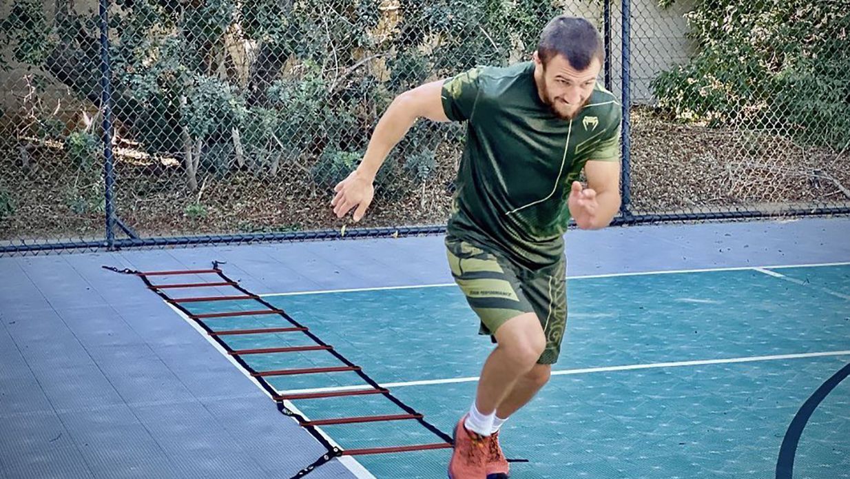 В ритме танца: Ломаченко показал подготовку к ключевому бою с Комми В ритме танца: Ломаченко показал подготовку к ключевому бою с Комми