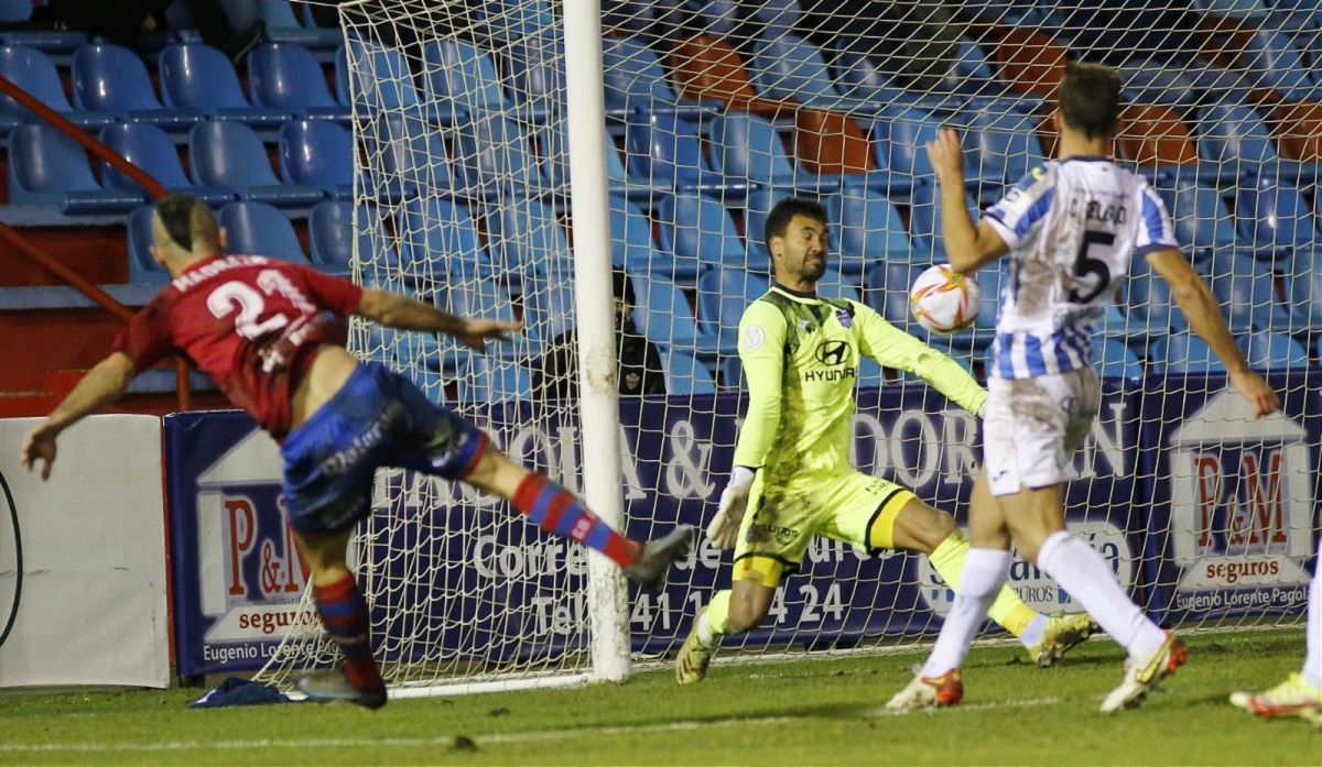 Забил гол и парировал два пенальти: видео, как голкипер за один матч стал героем Кубка Испании Забил гол и парировал два пенальти: видео, как голкипер за один матч стал героем Кубка Испании