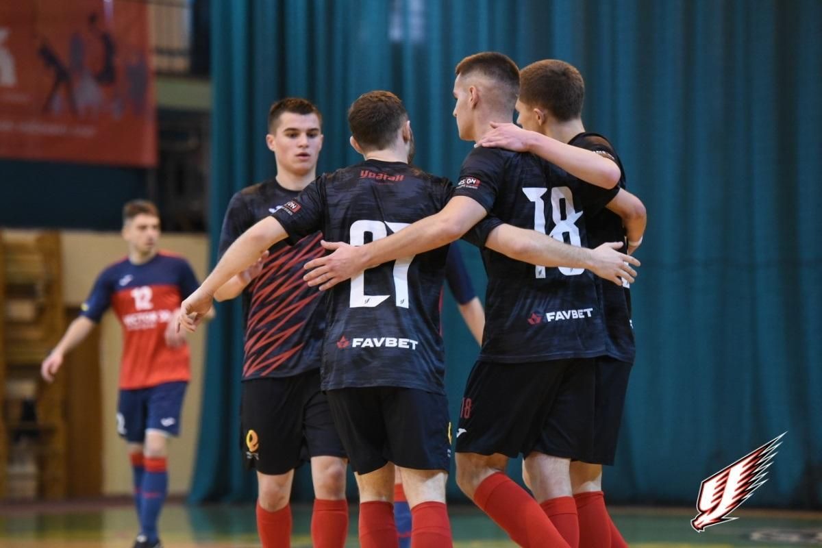 Ураган та ЗХО-Тесла розгромно поступилися Бенфіці з рахунком 0:4 - Спорт 24 Ураган та ЗХО-Тесла розгромно поступилися Бенфіці з рахунком 0:4 - Спорт 24