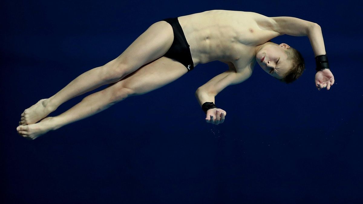 Українець Середа випередив росіянина та став чемпіон світу зі стрибків у воду серед юніорів - Спорт 24