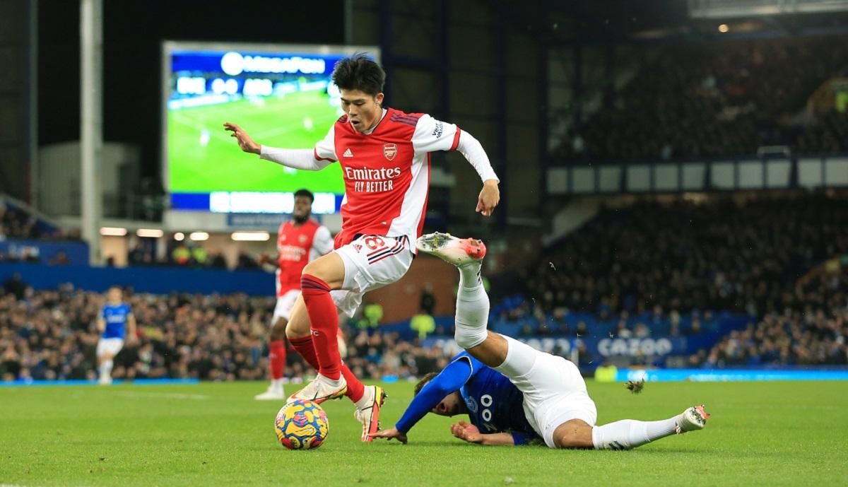 Футболист Эвертона шипами наступил на лицо соперника: видео брутального поступка Футболист Эвертона шипами наступил на лицо соперника: видео брутального поступка