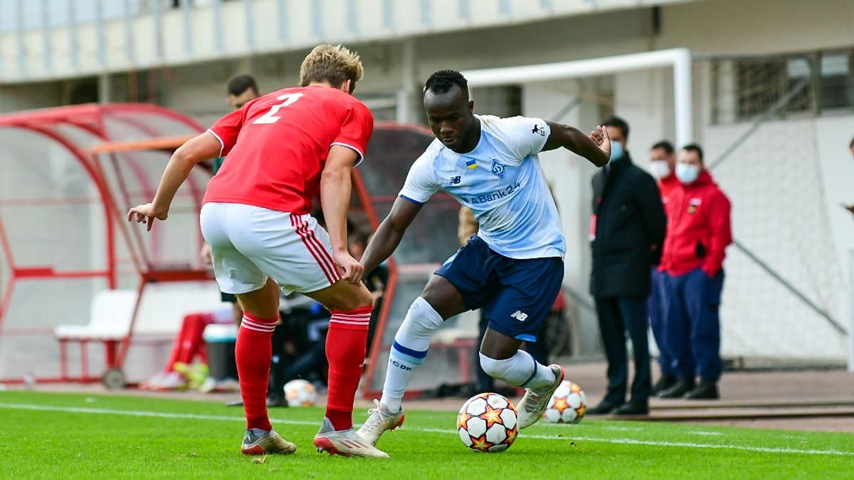 Динамо програло Бенфіці та втратило лідерство у групі Юнацької Ліги УЄФА - Спорт 24 Динамо програло Бенфіці та втратило лідерство у групі Юнацької Ліги УЄФА - Спорт 24