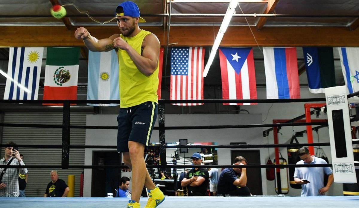 Арум дал совет Ломаченко перед боем с Комми Арум дал совет Ломаченко перед боем с Комми