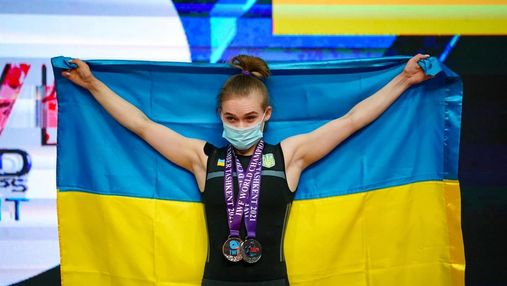 Впервые за 8 лет: украинка завоевала две медали на чемпионате мира по тяжелой атлетике