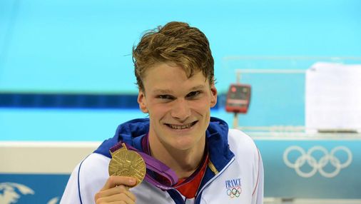 Двухкратный олимпийский чемпион задержан из-за обвинений в изнасиловании несовершеннолетней Двухкратный олимпийский чемпион задержан из-за обвинений в изнасиловании несовершеннолетней